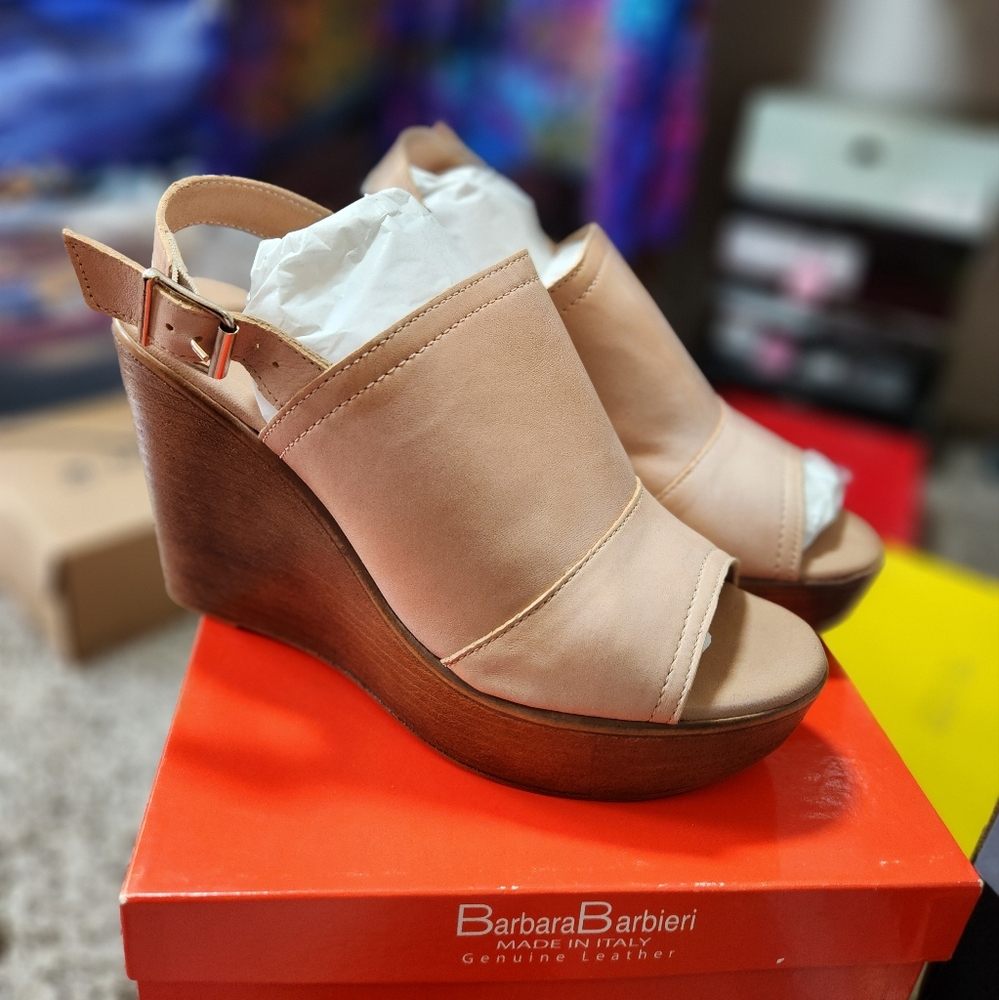 NIB Barbara Barbieri peep toe wedge heels